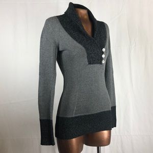 Women’s Guess Grey V-Neck Sweater (Size: Small)